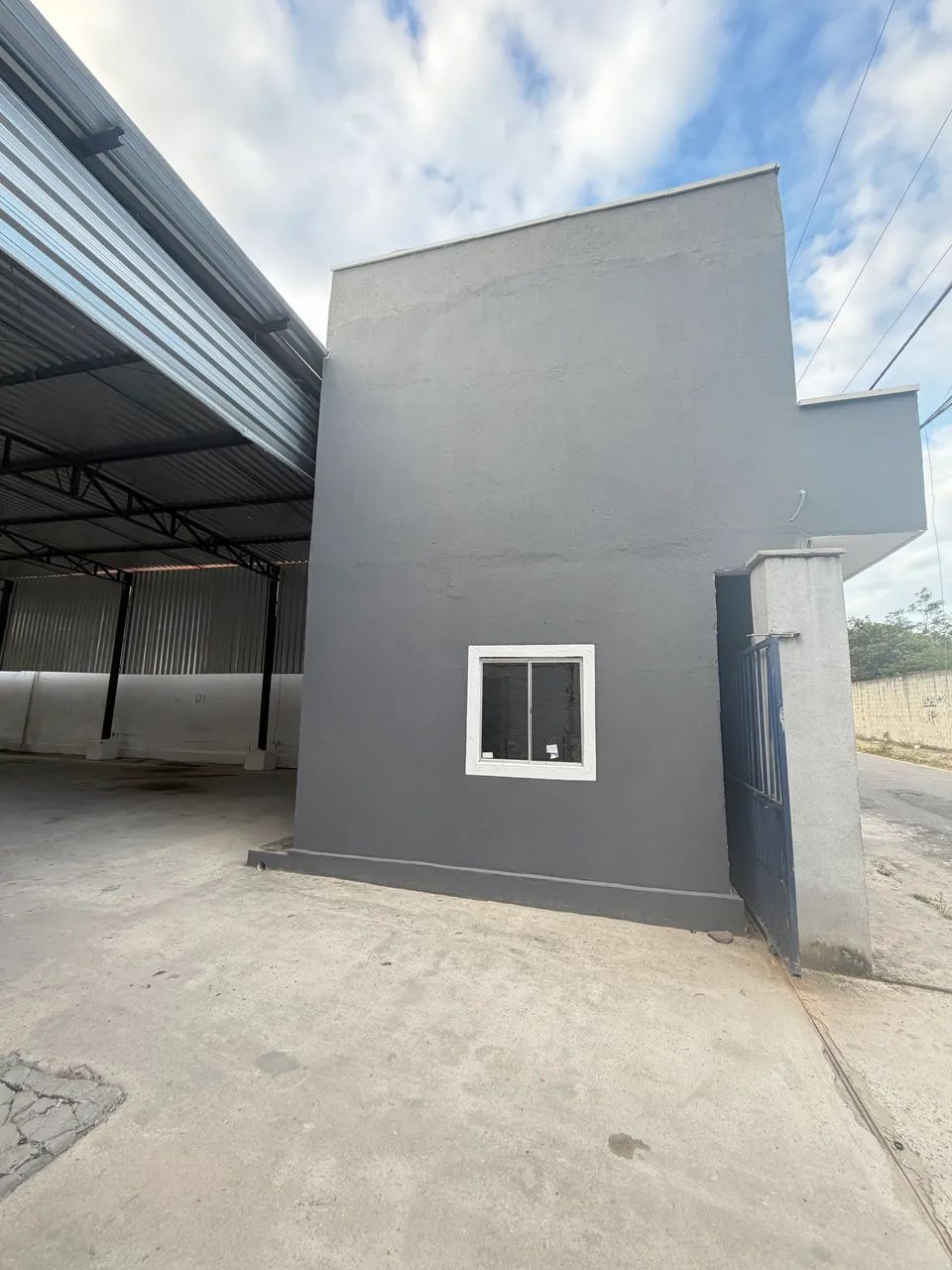 Aluga-se GALPÃO (400m2) - Foto 3