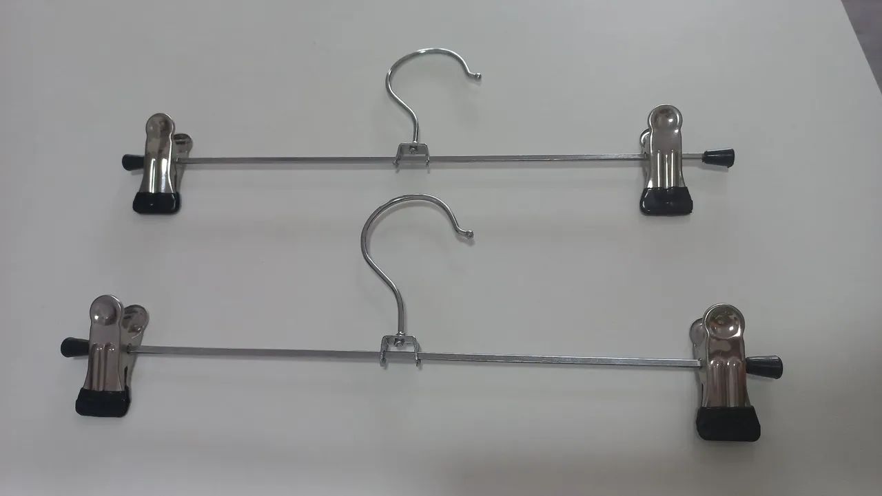 Kit 30 cabides com presilha - Foto 2
