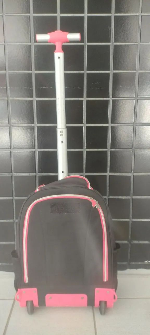 VENDO MOCHILA COM RODINHAS RB - Foto 4