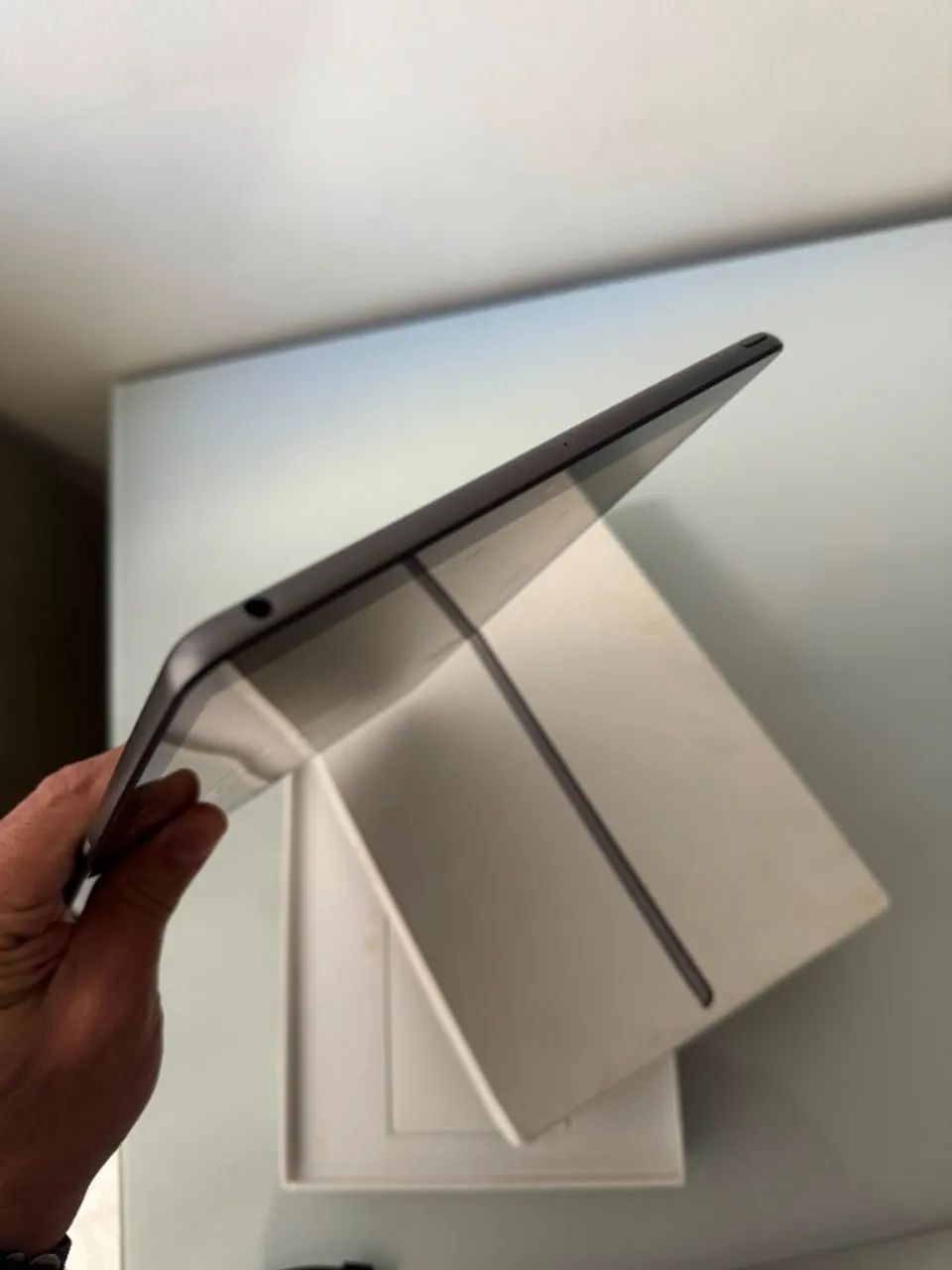 IPAD 7 - 32GB - WIFI - SEMI NOVO COM CAIXA  - Foto 4
