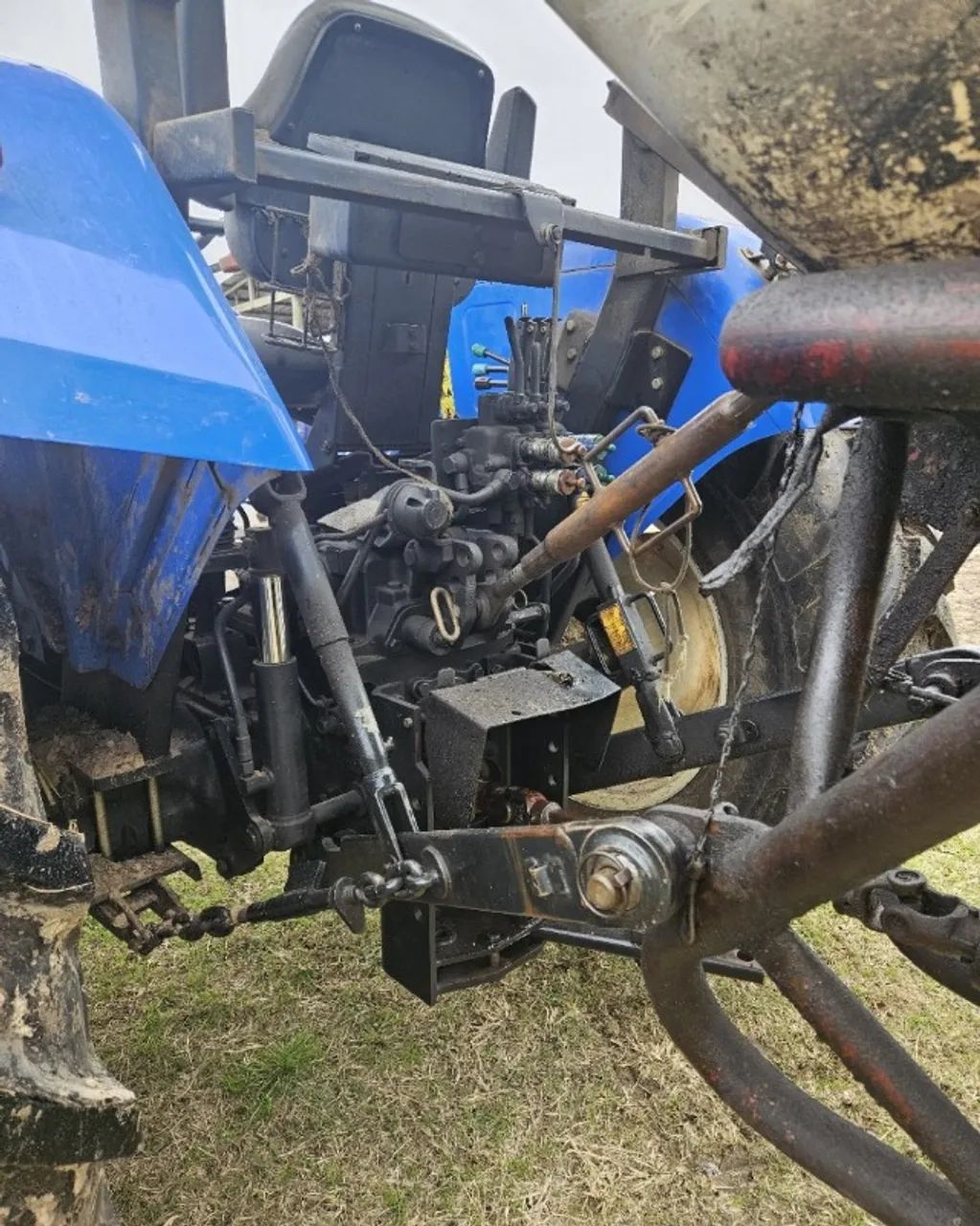 Trator New Holland TT4.75 - Foto 4