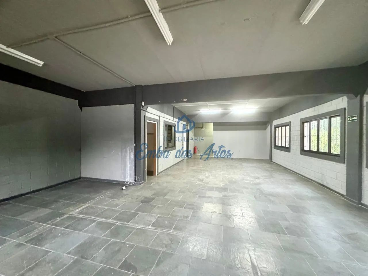 SALA PARA LOCAÇÃO, CENTRO DE EMBU DAS ARTES-SP. - Foto 2