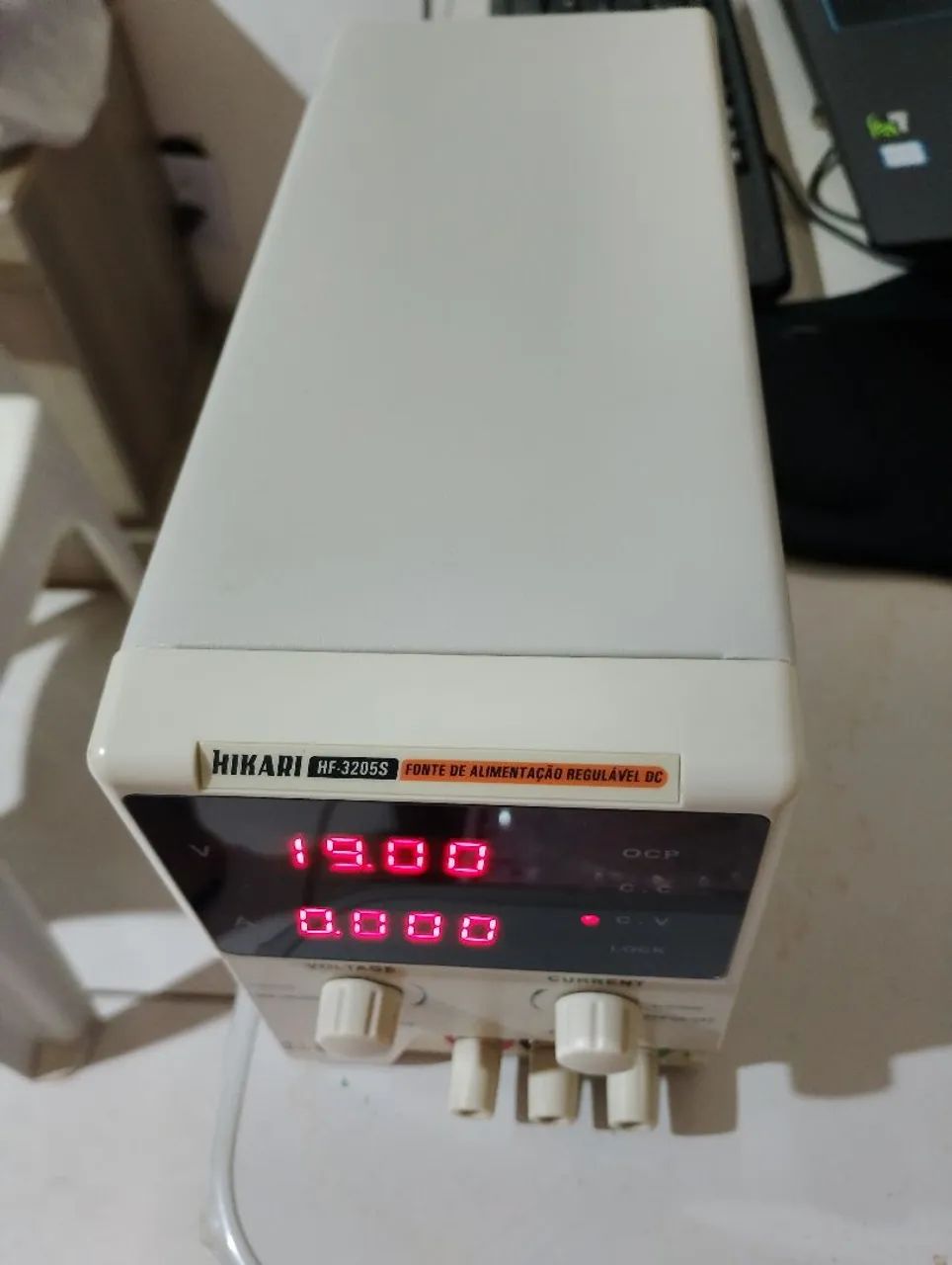Fonte de bancada Hikari (Usei 2x)