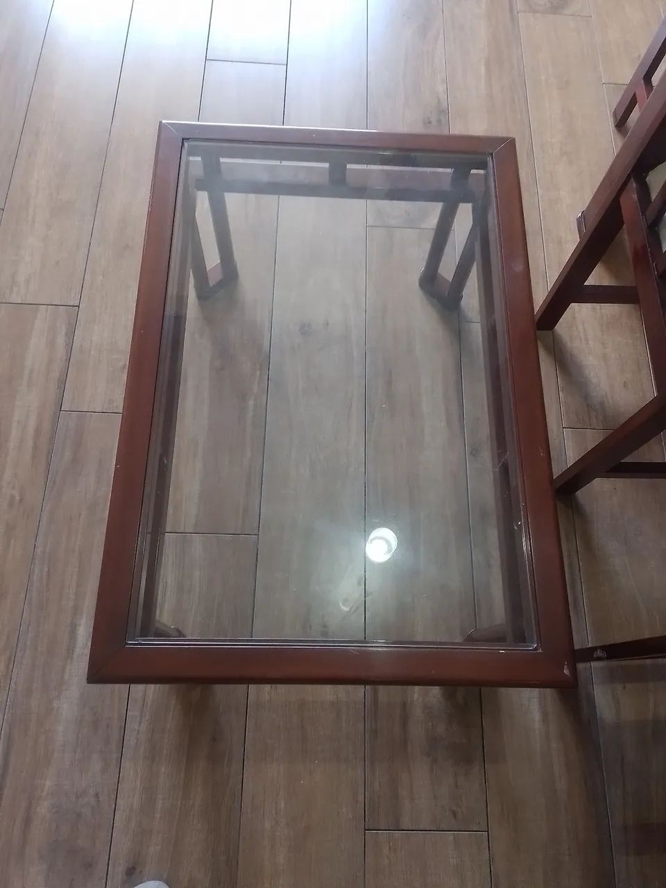 Mesa de Madeira com 6 cadeiras + Mesinha de centro - Foto 5