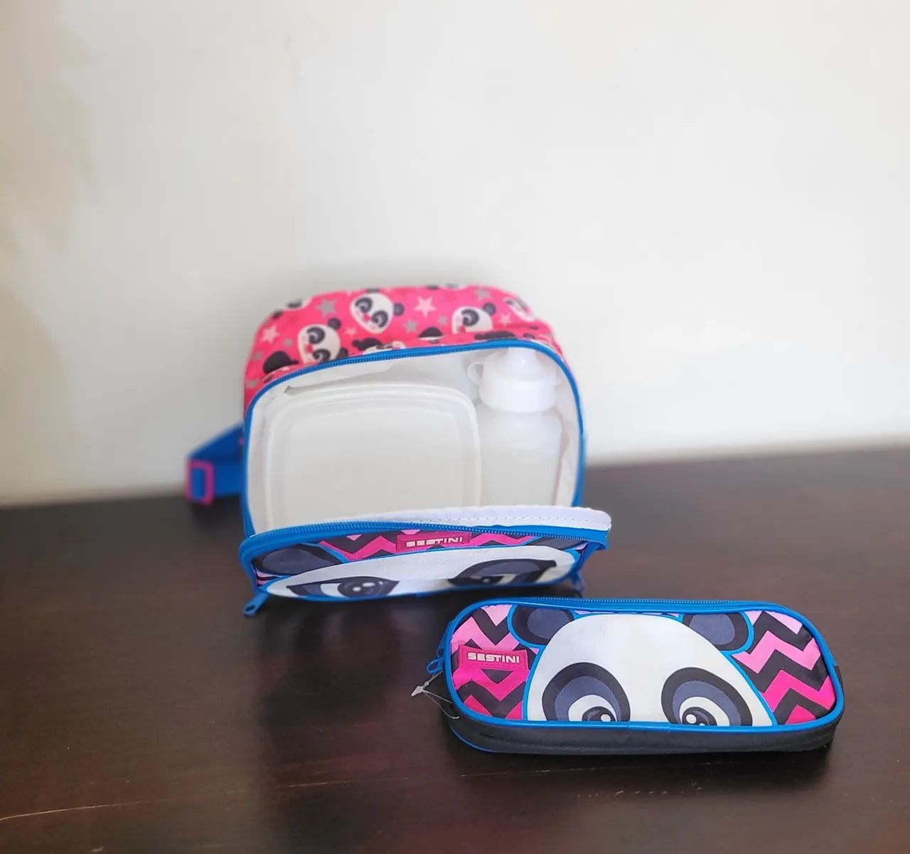 Kit lancheira e estojo escolar sestini panda - Foto 3