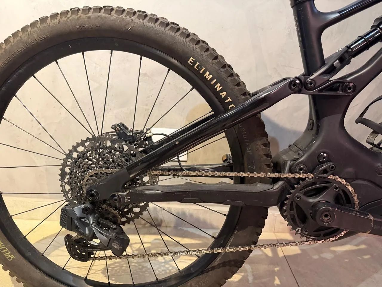 BICICLETA SPECIALIZED TURBO LEVO 3 COMP CARBON - Foto 4