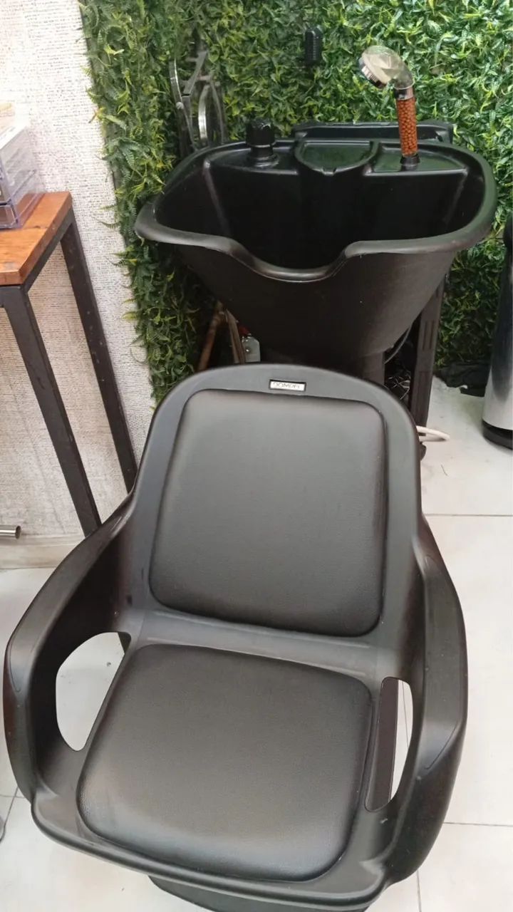 Moveis de salao / espelhos, cadeira e lavatório  - Foto 4
