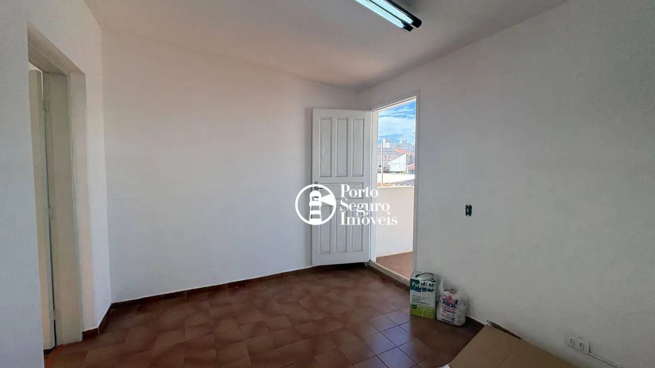 Um sobrado com 03 salas grande , banheiros e área para cozinha. - Foto 3