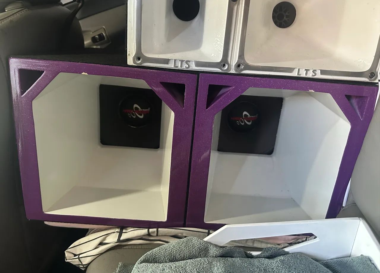 Vendes 2 médio HP de 10 com a caixa feita de compensando  - Foto 2