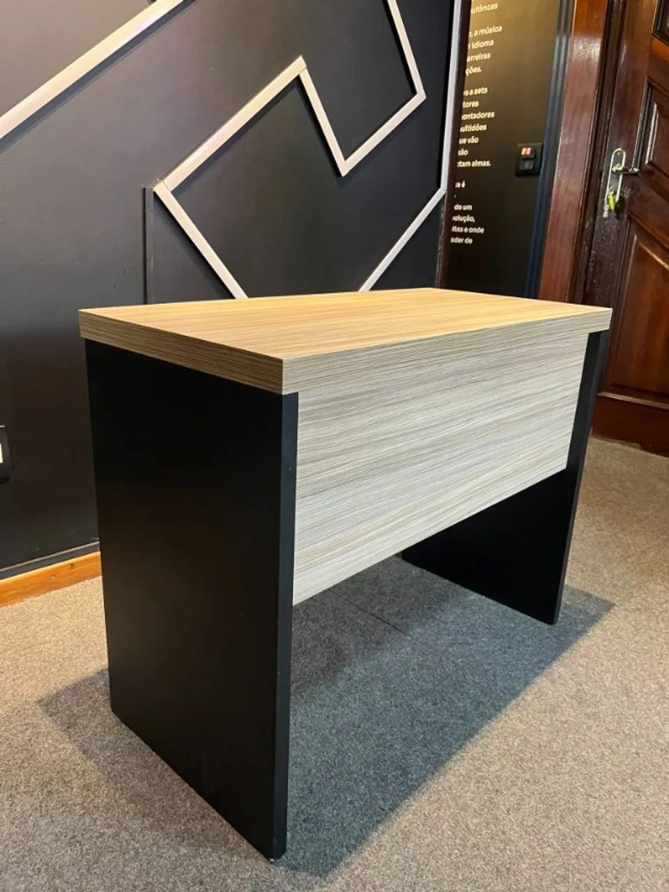 Mesa De Escritório Home Office Moderna (90x45cm) - Perfeito Estado