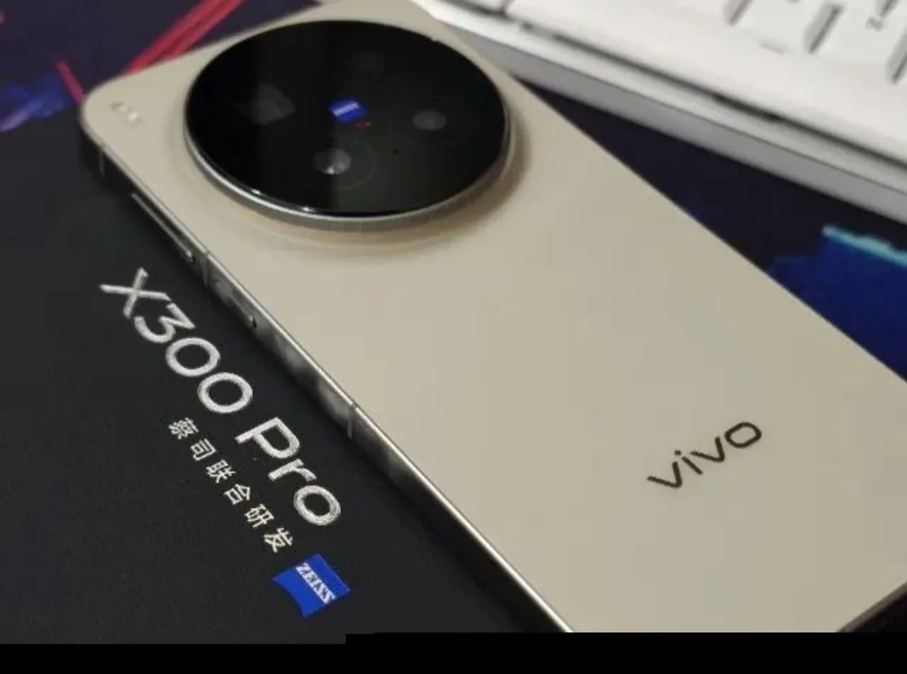Vendo celular vivo x300 pro 512gb - Celulares e Smartphones - São