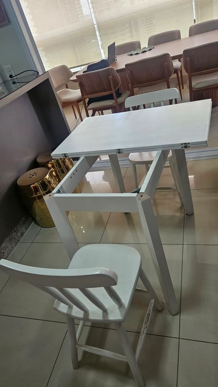 Mesa extensível com 2 cadeiras  - Foto 3