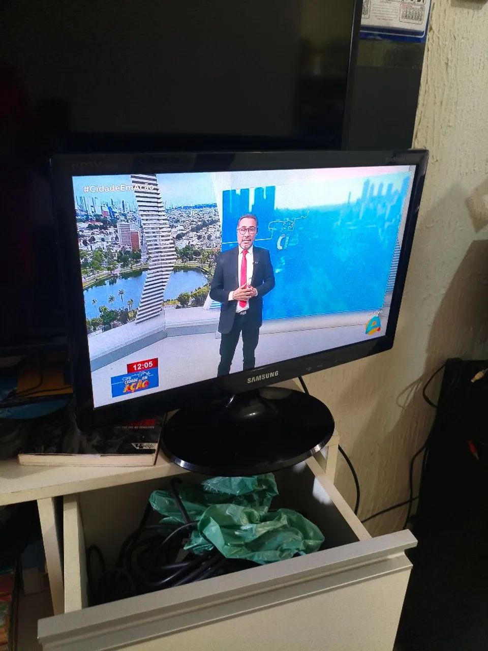 Tv/MONITOR 20 POLEGADAS (NÃO É SMART)