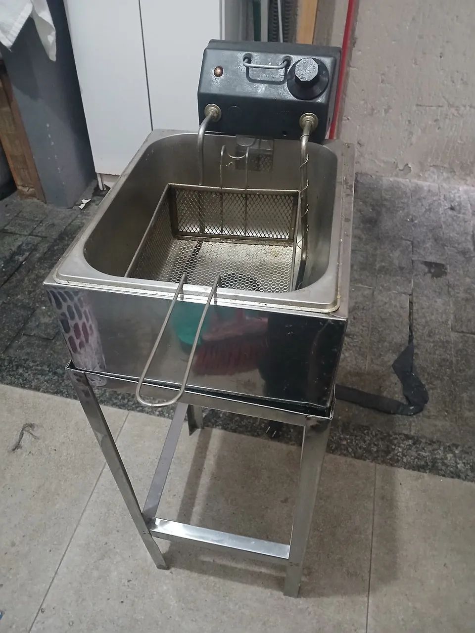 Vendo fritadeira elétrica!!!