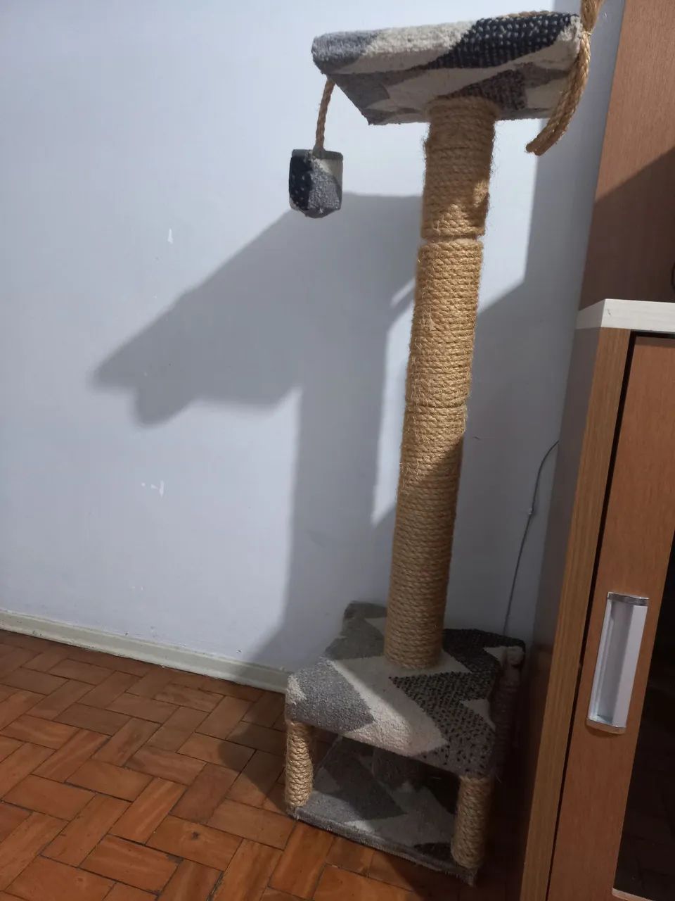 Doa-se arranhador de gato