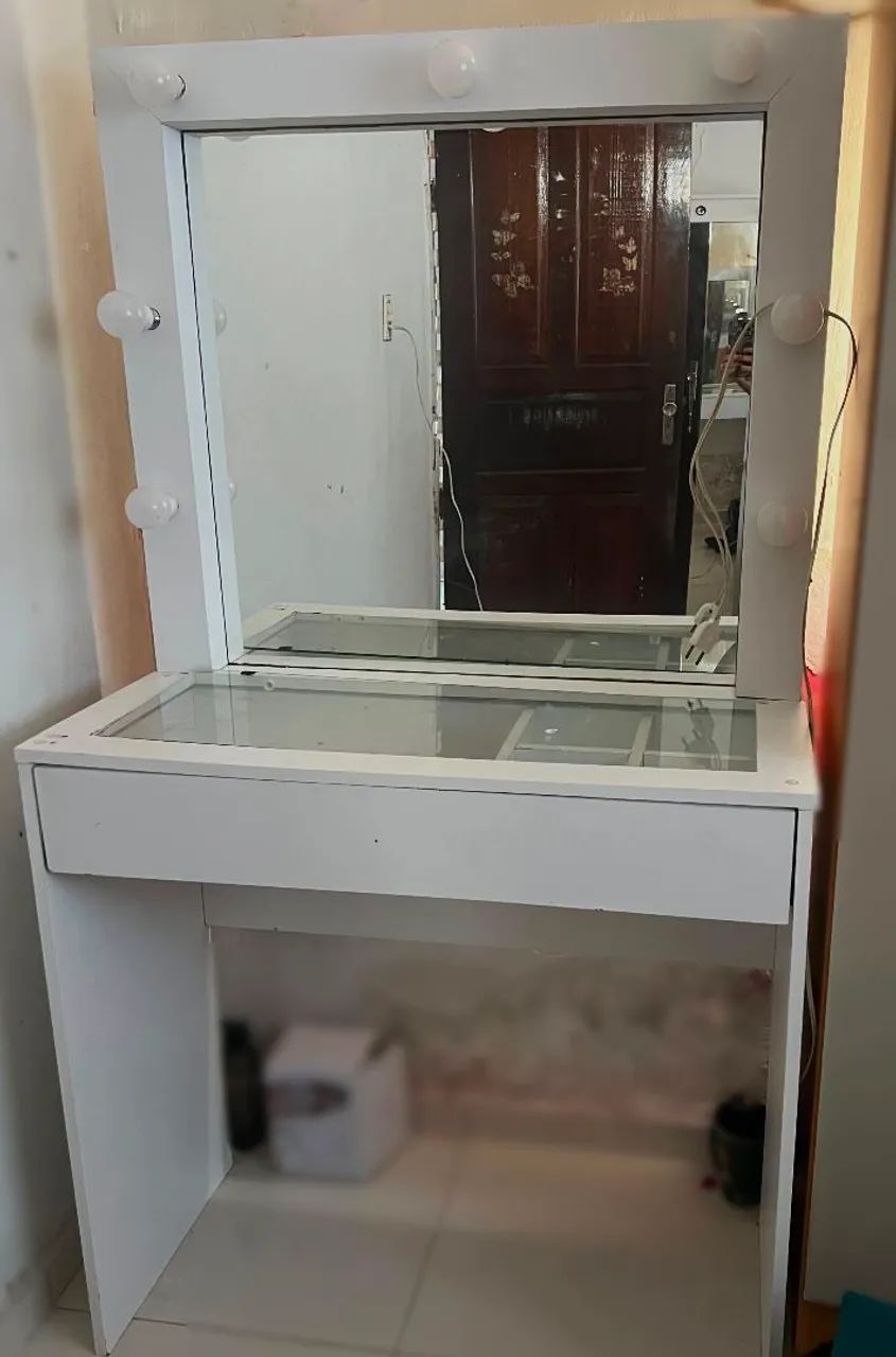 Penteadeira camarim branca com espelho e iluminação. - Foto 2