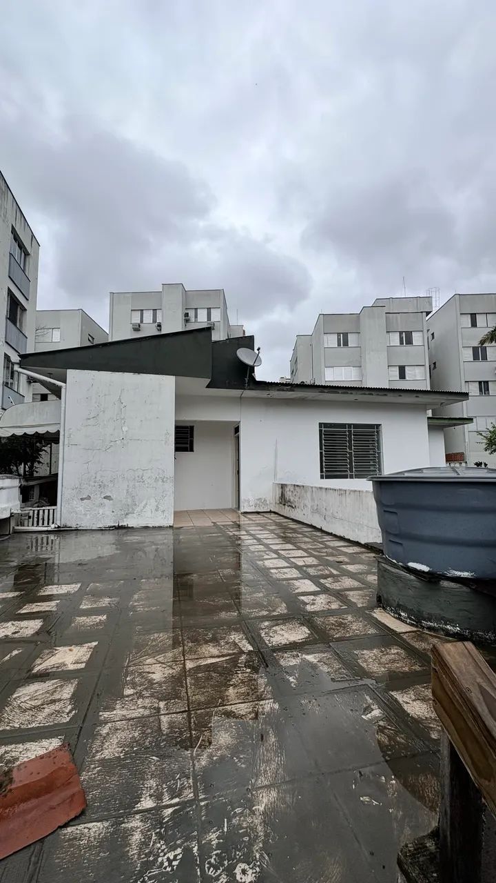 Alugo apartamento semi mobiliado 3 suites na Trindade