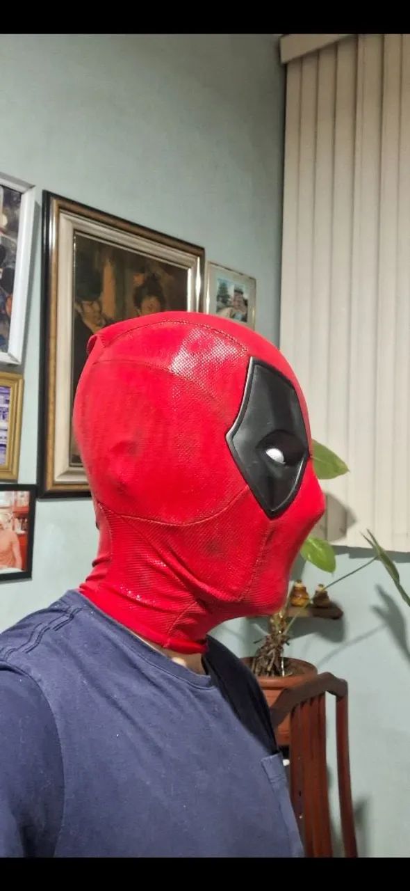 Traje Deadpool completo com acessórios  - Foto 4