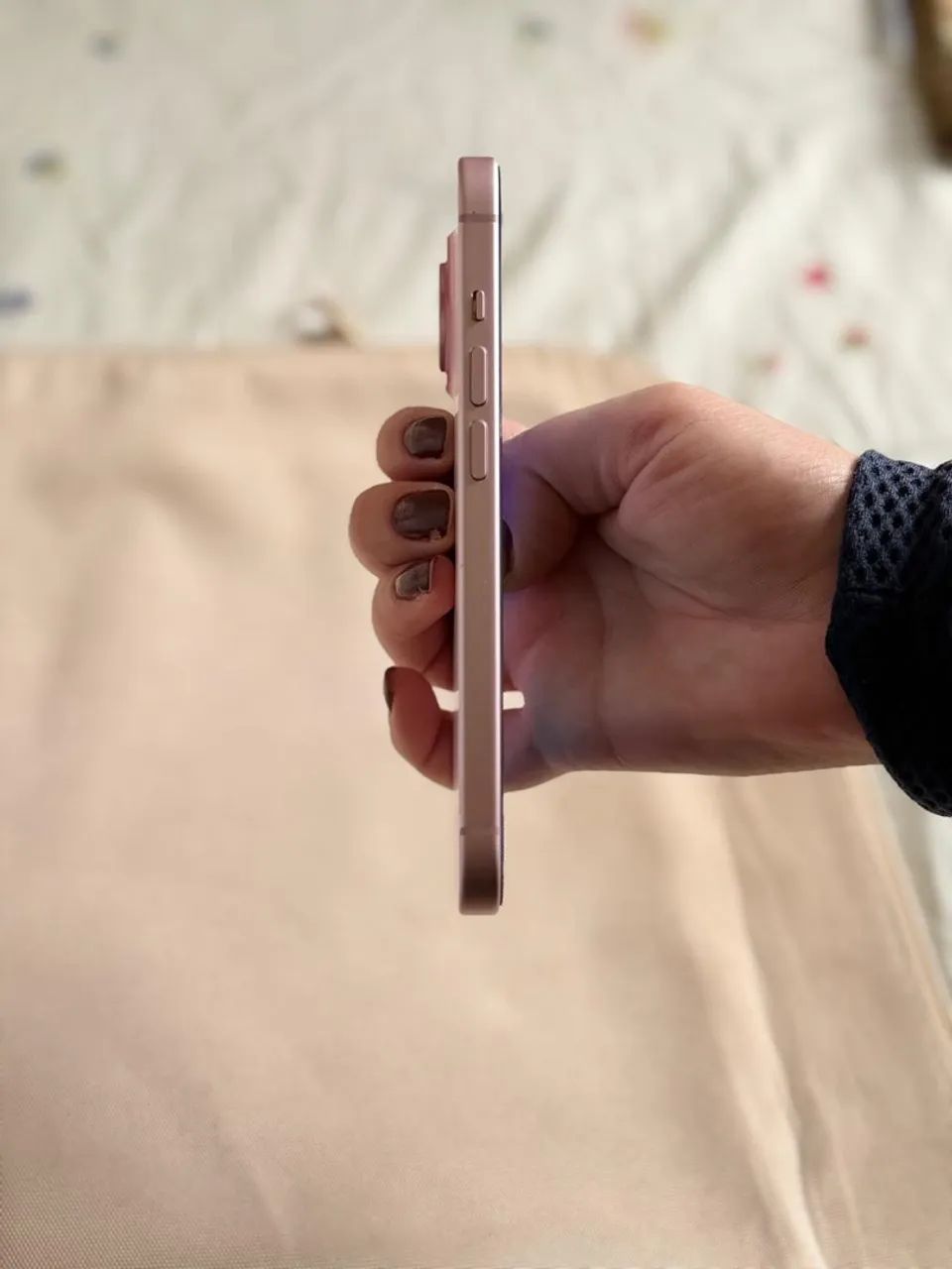 iPhone 15 rosa 128gb + 6 capas - Foto 3