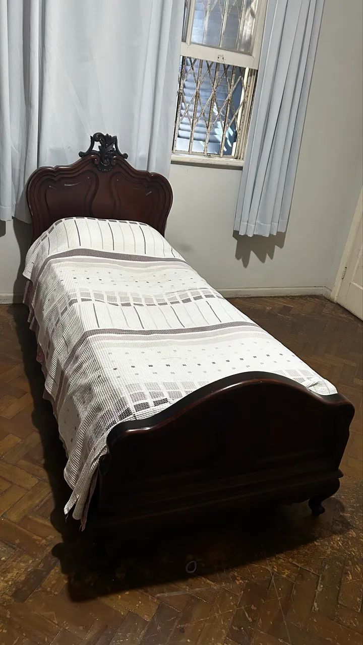 Cama de madeira maciça  - Foto 3