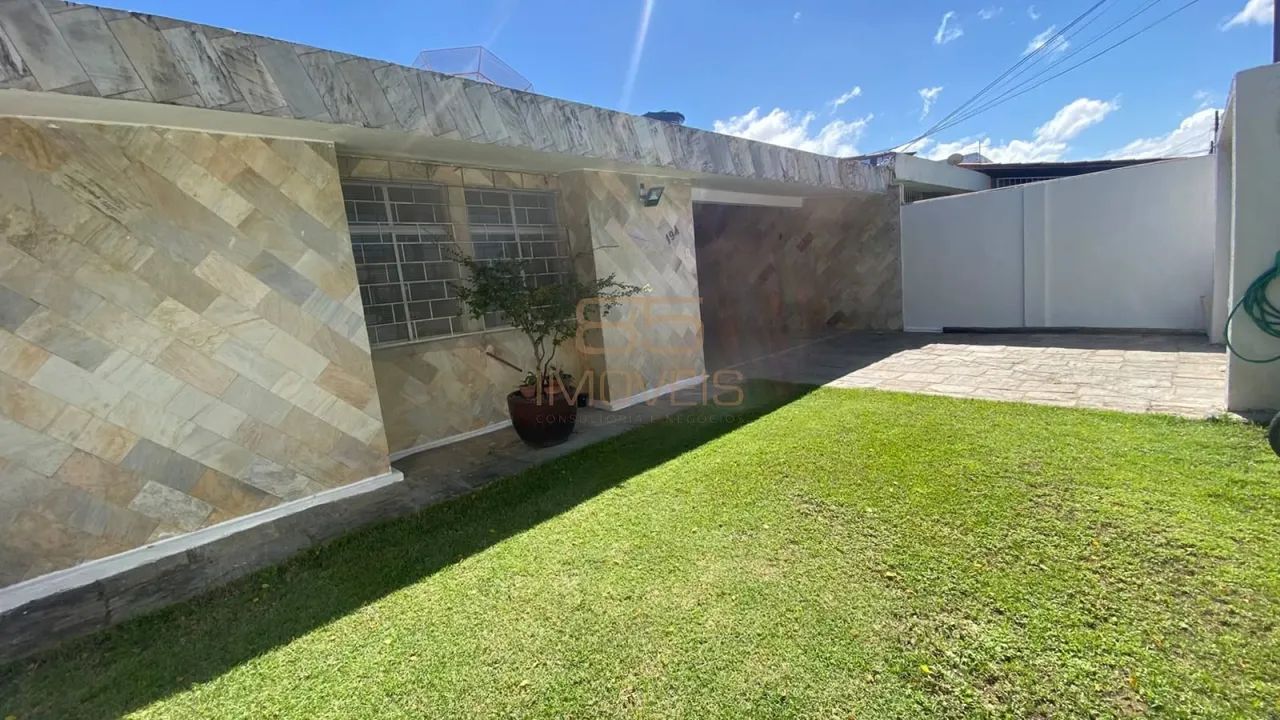 Casa para Alugar na Gruta de Lourdes com 4 Quartos, 2 Suítes e 330 m² - Foto 2