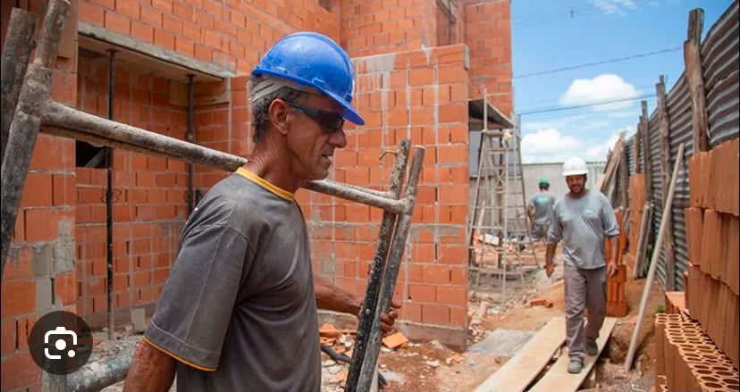 ESTAMOS CONTRATANDO PEDREIRO E AJUDANTE