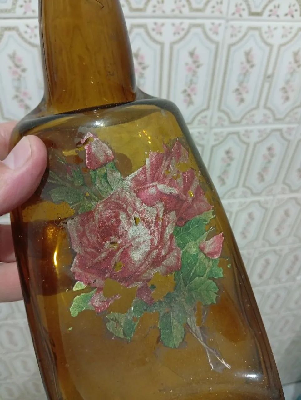Garrafa moldada com pintura floral  - Foto 4