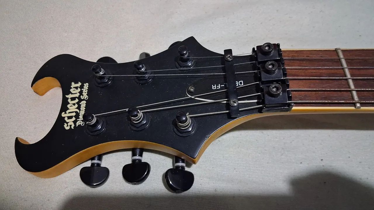 Guitarra Schecter Devil-6 FR SBK - Foto 3
