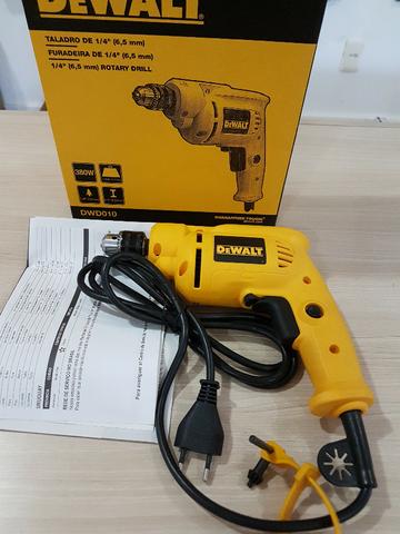 Furadeira DeWalt DWD010 1/4 6,5mm 380W Vvr 0-3600 RPM 220V Amarela