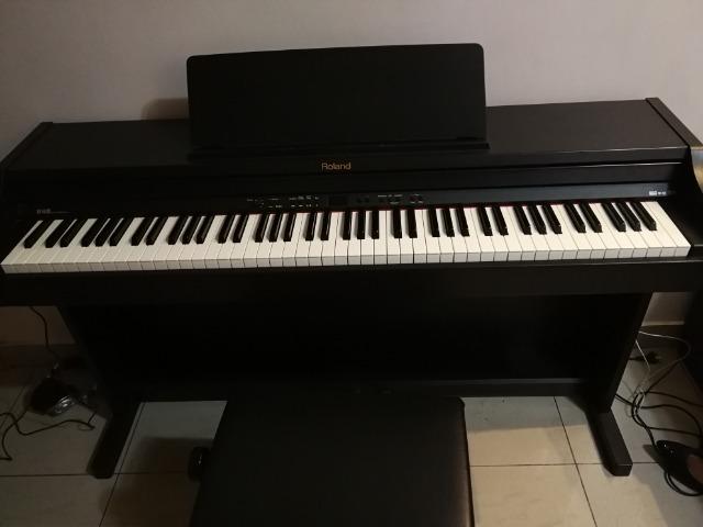 Piano Digital Roland RP301R