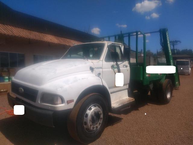 Ford F14000 poliguindaste