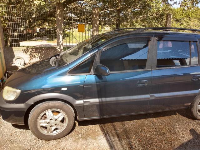 Zafira 7 lugares com gnv