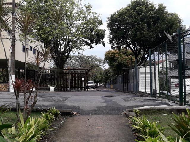 Apto posto 6 da Barra da Tijuca numa rua em frente a 100m da praia para 8 pessoas - Foto 2