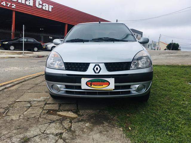 Clio Sedan Expression 1.6 - Foto 3