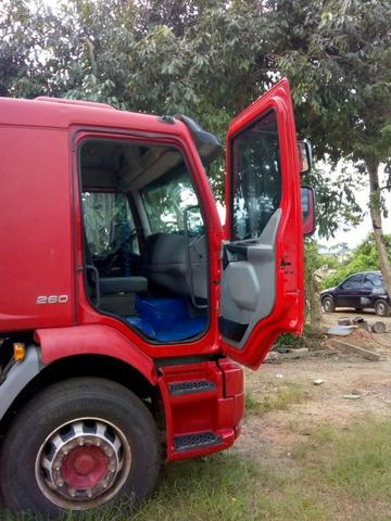 Caminhão bau volvo 260 2011/2012 - Foto 8