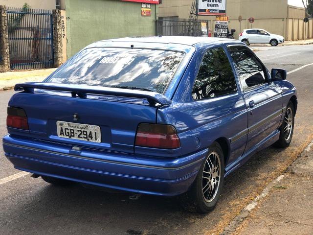 Vende-se Ford Escort em perfeito estado. - Foto 3