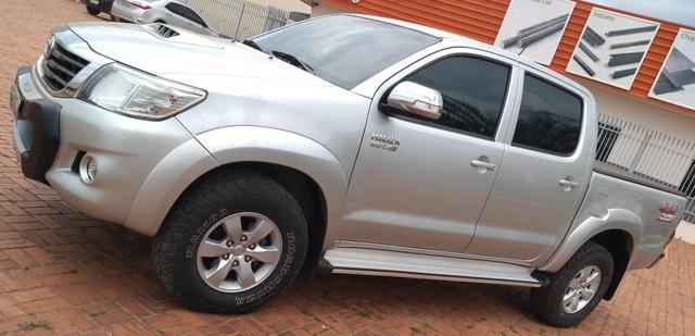 Hilux cd srv 3.0 tdi 4x4 diesel at 13-13 - Foto 3