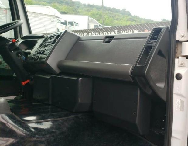 Ford Cargo 816 - Baú de 6m - Ar Condicionado - Foto 11