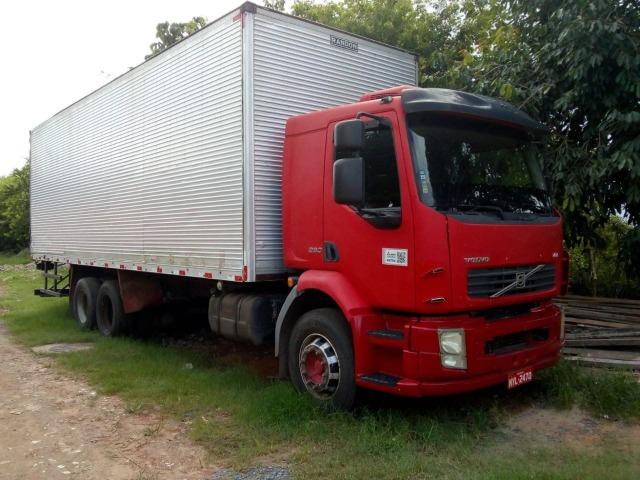 Caminhão bau volvo 260 2011/2012 - Foto 13