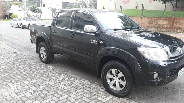 Toyota Hylux SRV 3.0 DIESEL 4x4 Automatica 2010/2010 - Foto 6