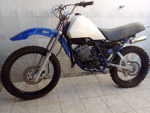 MOTO DE TRILHA