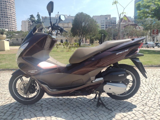 HONDA PCX 150 DLX  MUITO NOVA  FINANCIO EM ATÉ 48X