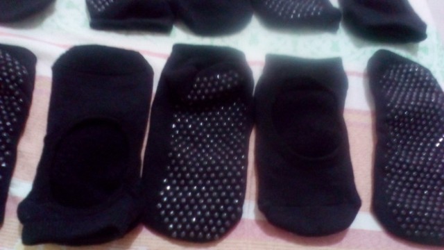 Meias e luvas antislip (Leia o anúncio)