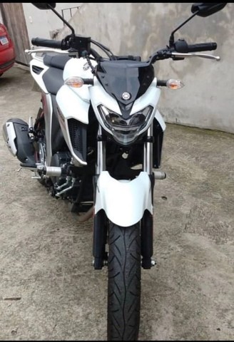 YAMAHA FZ25 FAZER WHITE