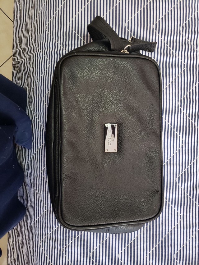 2 Bolsas de mão de couro