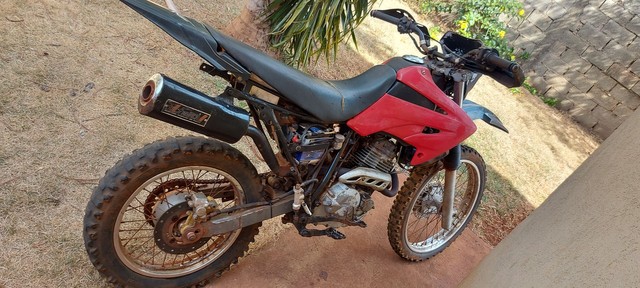 MOTO DE TRILHA