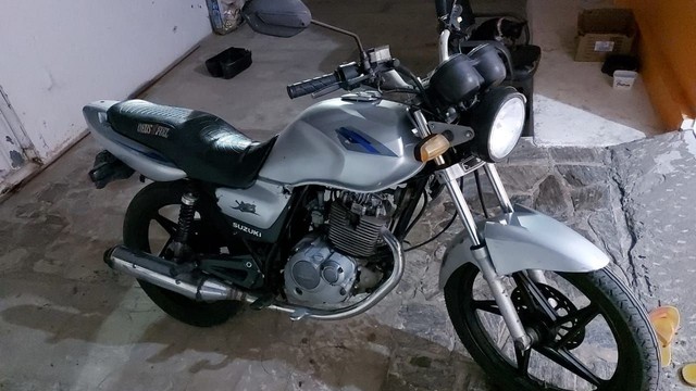 SUZUKI YES ANO 2000