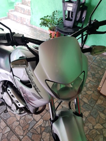 VENDE SE FALCON NX 400 CC
