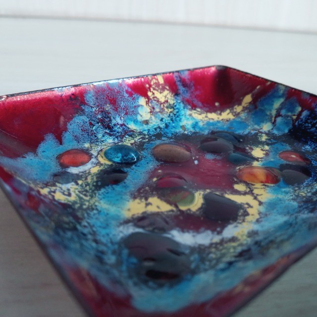 Antigo Prato Espanhol Raridade anos 80 em Metal  todo original de Barcelona  - Foto 4