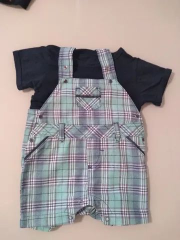 Jardineira marca Sonho Mágico, tamanho M (4 a 6 meses)